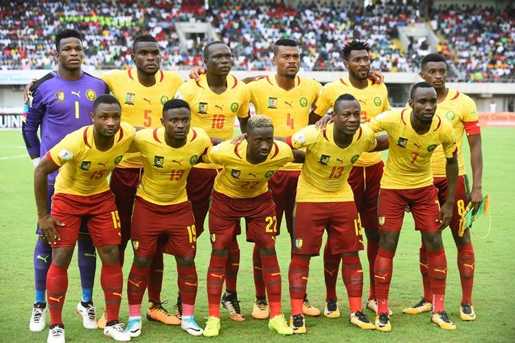 Para pemain tim nasional Kamerun berpose sebelum melakoni laga kualifikasi Piala Dunia 2018 Zona Afrika melawan Nigeria di Godswill Akpabio International Stadium, Uyo, Nigeria Selatan, Senin (4/9/2017).