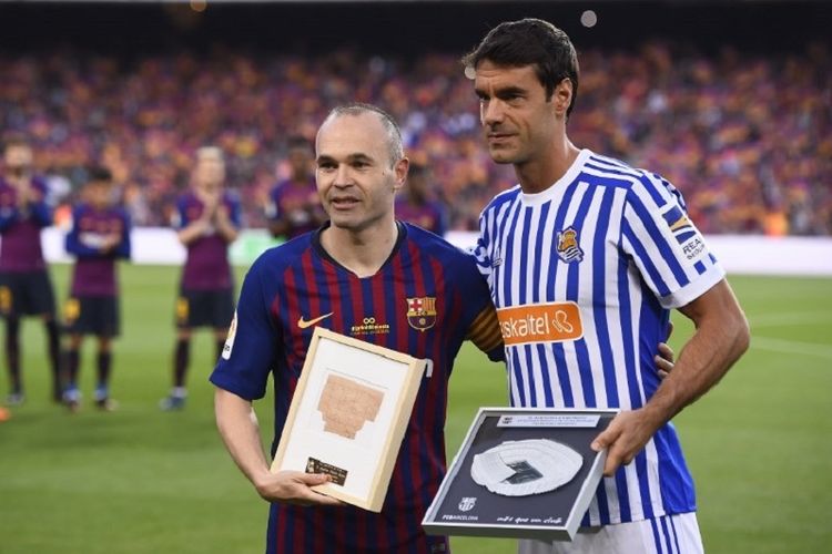 Andres Iniesta dan Xabi Prieto menjalani laga terakhir bersama tim masing-masing pada duel Barcelona vs Real Sociedad di Camp Nou, 20 Mei 2018. 