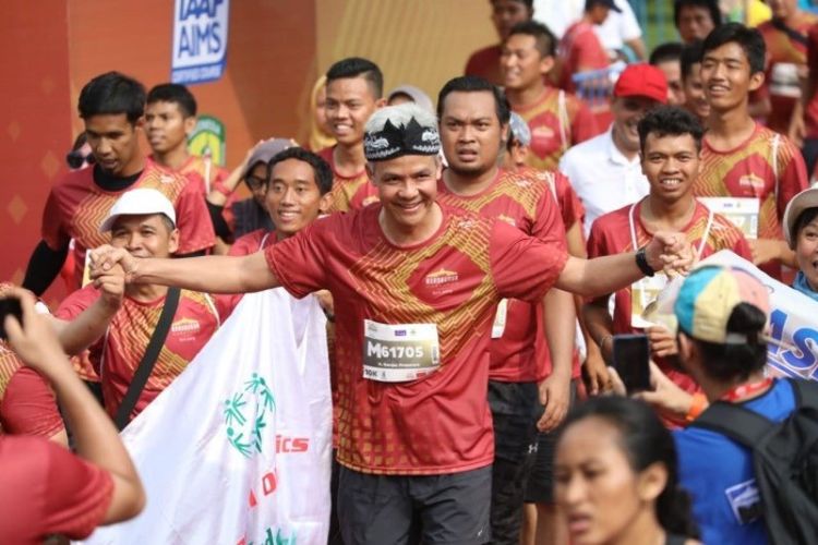 Gubernur Jawa Tengah Ganjar Pranowo pada ajang Borobudur Marathon 2018.