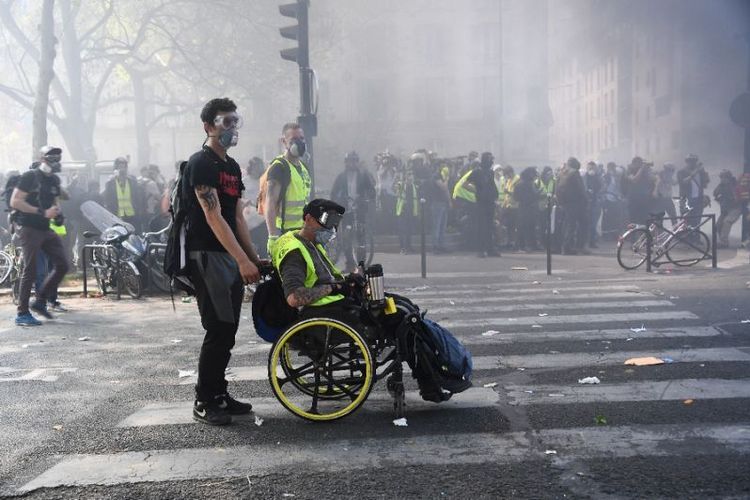 Aksi protes massa rompi kuning memasuki pekan ke-23 di Perancis. (AFP/Anne-Christine Poujaoulat)