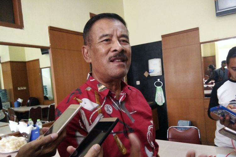Manajer Persib Bandung Umuh Muchtar saat memberikan keterangan kepada media, Kamis (14/9/2017).