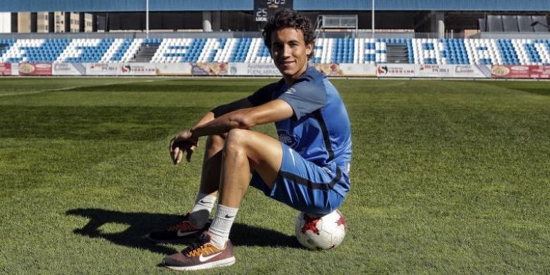 Putra Luis Milla Aspas yang bermain untuk Fuenlabrada, Luis Milla Manzanares.