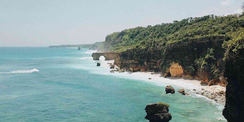 Pantai Bwanna di Kabupaten Sumba Barat Daya, Nusa Tenggara Timur.