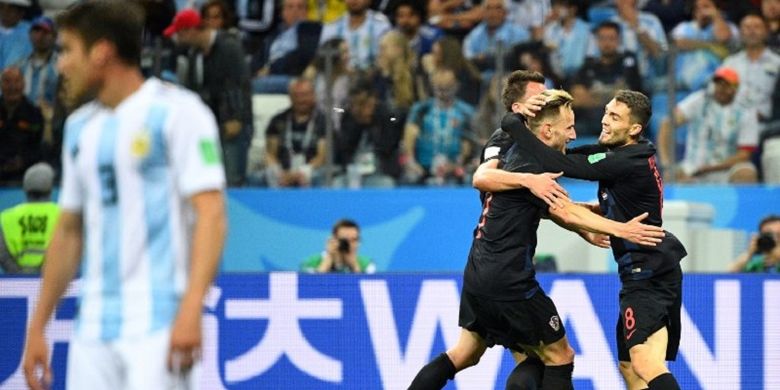 Ivan Rakitic merayakan gol Kroasia ke gawang Argentina pada pertandingan Grup D Piala Dunia 2018 di Nizhny Novgorod, 21 Juni 2018. 