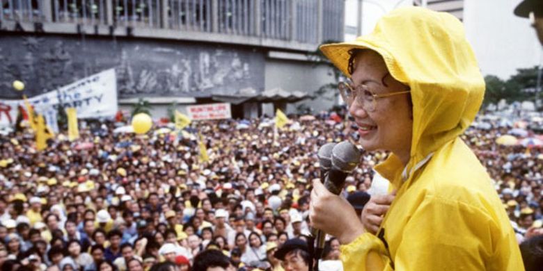 Corazon Aquino dengan enggan memimpin upaya untuk menggulingkan Ferdinand Marcos, penguasa Filipina kala itu. (AFP)