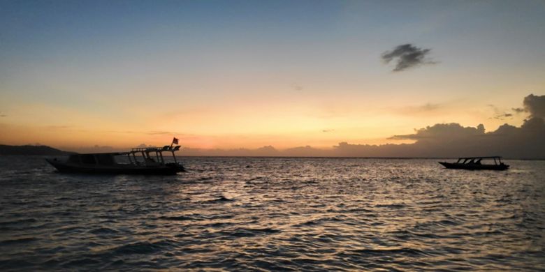 Senja di Gili Air, Lombok Utara.