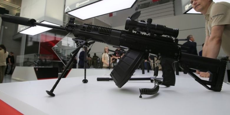Tampilan senapan serbu RPK-16 yang dipamerkan di ajang forum ARMY-2017.