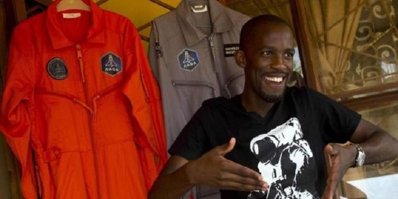 Mandla Maseko, seorang pria asal Afrika Selatan yang menjadi calon astronot pertama Benua Afrika.