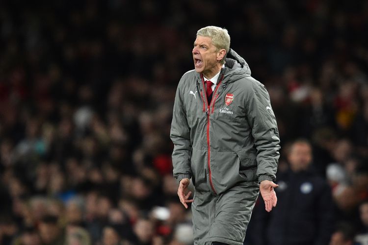 Reaksi pelatih Arsenal, Arsene Wenger, dalam pertandingan Premier League melawan Leicester City di Stadion Emirates, pada 26 April 2017. 