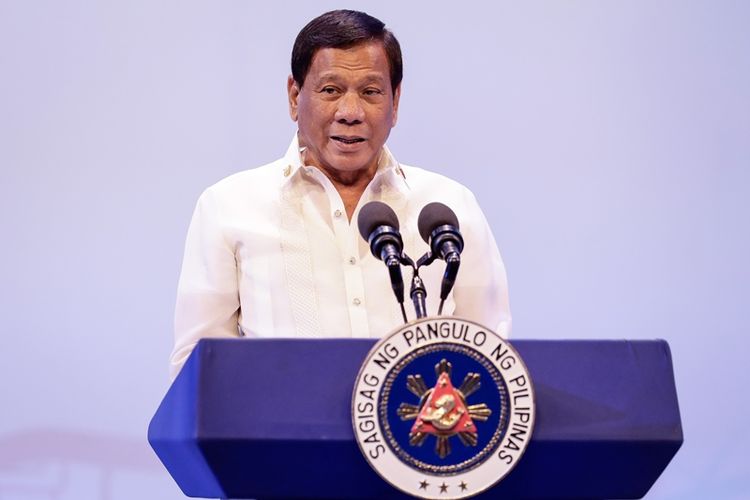 Presiden Filipina Rodrigo Duterte berpidato pada KTT ASEAN di Manila pada Minggu (30/4/2017).