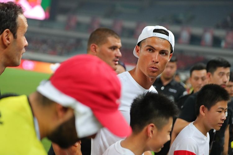 Bintang Real Madrid, Christiano Ronaldo, menghadiri sebuah event sebagai bagian dari tur promo individual di Shanghai, China, pada 22 Juli 2017.
