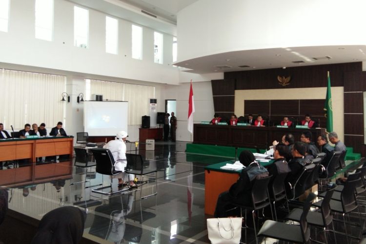Suasana persidangan kasus Buni Yani di Gedung Dinas Perpustakaan dan Kearsipan (Dispusip) Kota Bandung, Jalan Seram, Kota Bandung, Selasa (21/8/2017).