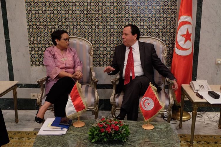 Menteri Luar Negeri RI, Retno LP Marsudi, dan Menteri Luar Negeri Tunisia, Khemaies Jhinaoui