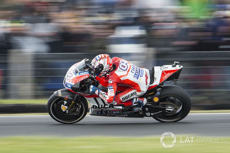 Andrea Dovizioso (Ducati) saat membalap di GP Australia, Minggu (22/10/2017).