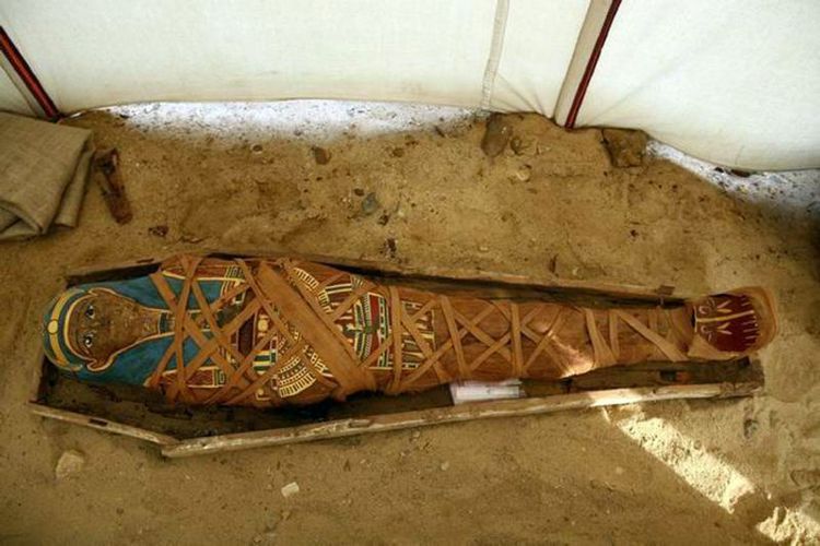 Sebelumnya, pada 2008, arkeolog Mesir menemukan mumi era Yunani-Romawi di Fayoum, Mesir. (AFP via Yahoo)
