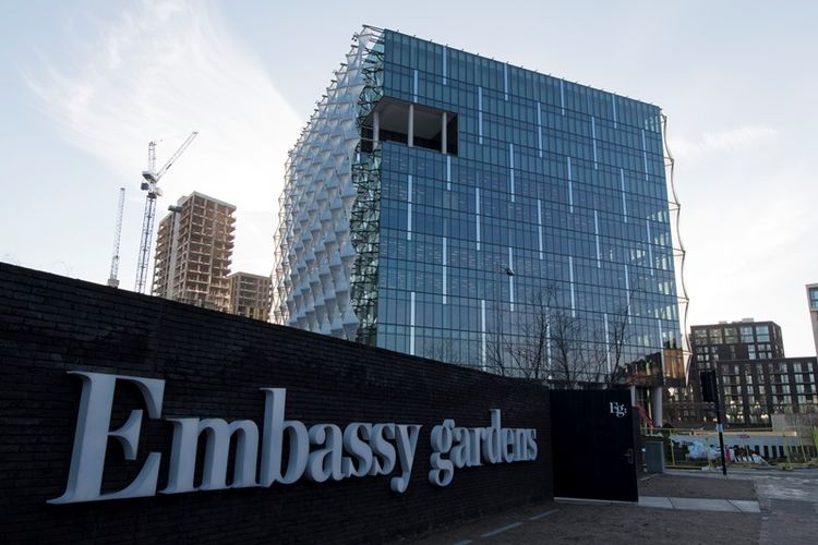 Gedung baru kantor kedutaan AS yang berlokasi di Embassy Gardens, London, Inggris, menghabiskan dana hingga 1 miliar dolar AS.