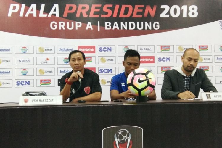 Pelatih Manajer PSM Makassar Imaran Amirullah saat hadir dalam sesi konferensi pers turnamen Piala Presiden usai laga kontra Sriwijaya FC di Stadion Gelora Bandung Lautan Api (GBLA), Minggu (21/8/2018).