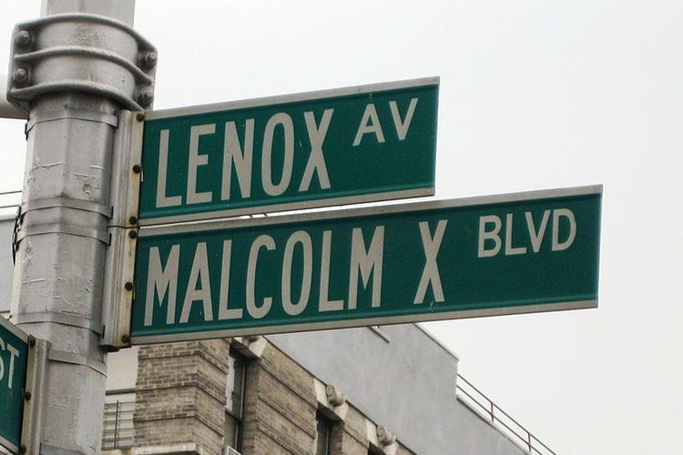Nama Malcolm X diabadikan sebagai salah satu nama jalan di kota New York, AS.