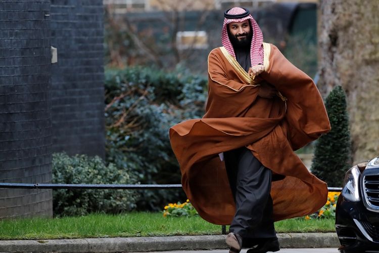 Pangeran Mahkota Arab Saudi Mohammed bin Salman tiba di London, Inggris, Rabu (7/3/2018). (AFP/Tolga Akmen)
