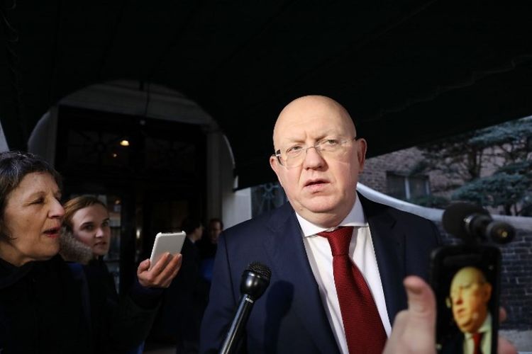 Duta Besar Rusia untuk PBB Vassily Nebenzia berbicara kepada media di markas besar PBB pada 26 Maret 2018 di New York, Amerika Serikat. (AFP/Spencer Platt)