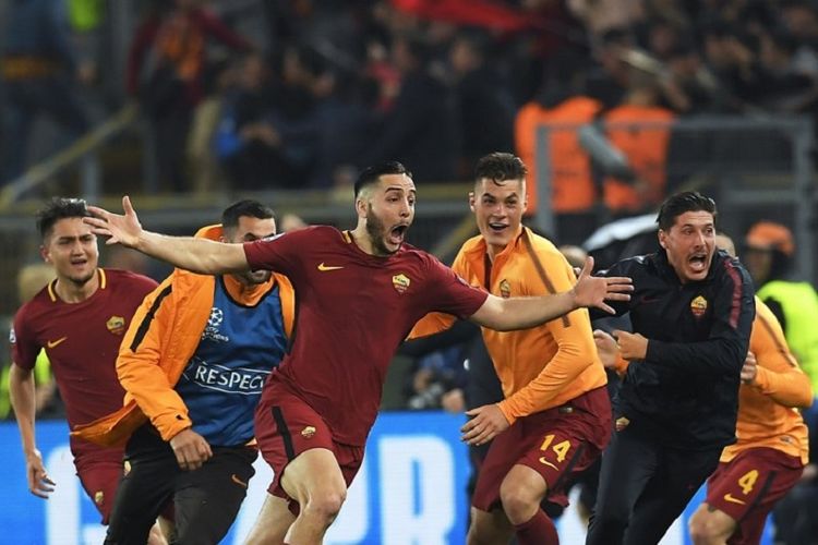 Bek Yunani, Kostas Manolas, merayakan gol ketiga AS Roma ke gawang Barcelona pada perempat final Liga Champions di Stadion Olimpico, Selasa (10/4/2018). 