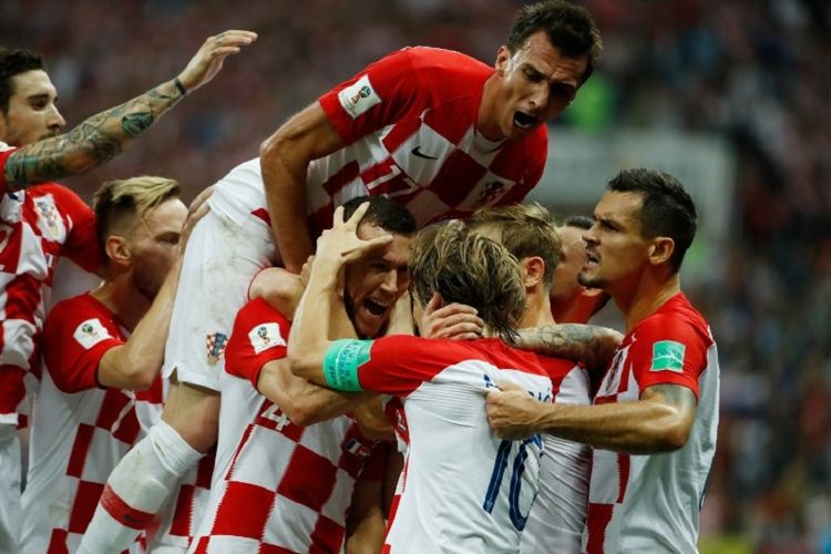 Para pemain Kroasia merayakan gol Ivan Perisic ke gawang Perancis pada final Piala Dunia 2018 di Stadion Luzhniki, 15 Juli 2018. 