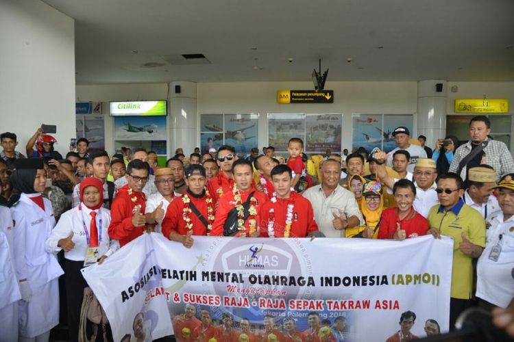 Atlet sepak takraw peraih emas di Asian Games disambut meriah saat datang di Gorontalo