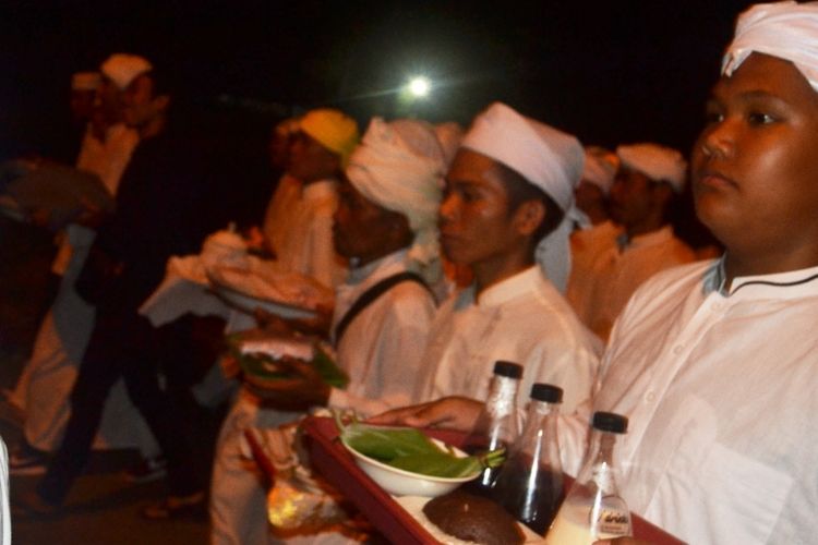 Keluarga keturunan tabut mendatangi gubernur Bengkulu sebagai bentuk pemberitahuan bahwa festival tabut 2018 mulai diselenggarakan dari 1 Muharam hingga 10 Muharam