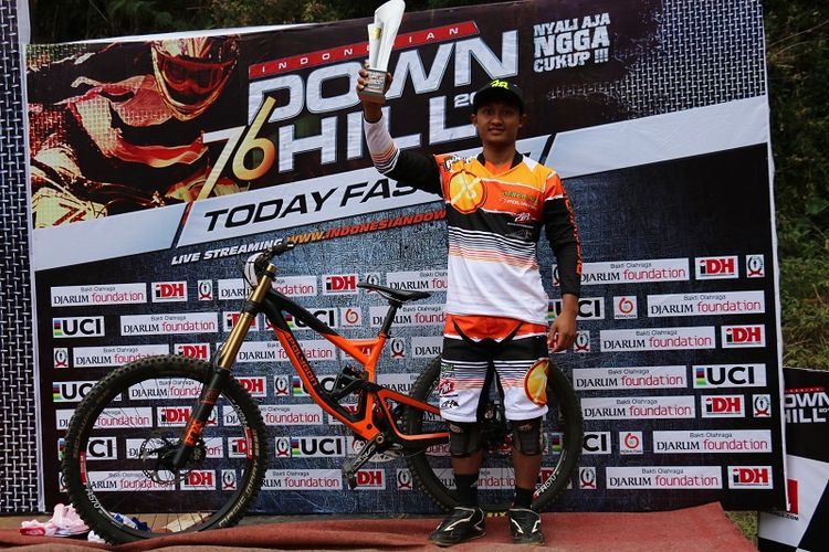Khoiful Mukhib memenangi salah satu seri  kelas Man Elite 76 Indonesian Downhill (76 IDH).