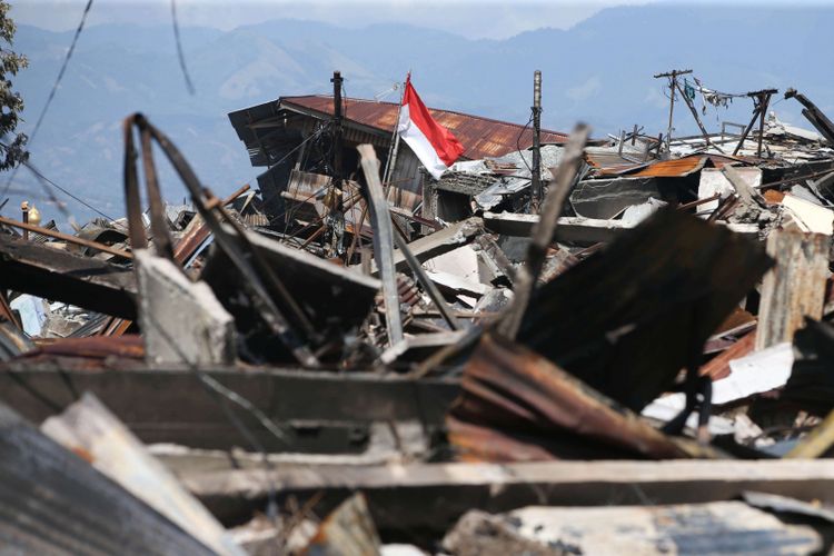 Kerusakan parah akibat gempa bumi terlihat di Perumnas Balaroa, Palu, Sulawesi Tengah, Senin (1/10/2018). Gempa bumi dan tsunami di Palu dan Donggala, Sulawesi Tengah mengakibatkan 832 orang meninggal.