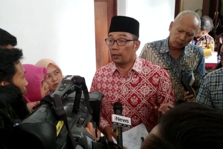 Gubernur Jabar Ridwan Kamil saat ditemui wartawan di Gedung Sate, Jalan Diponegoro, Selasa (2/10/2018).
