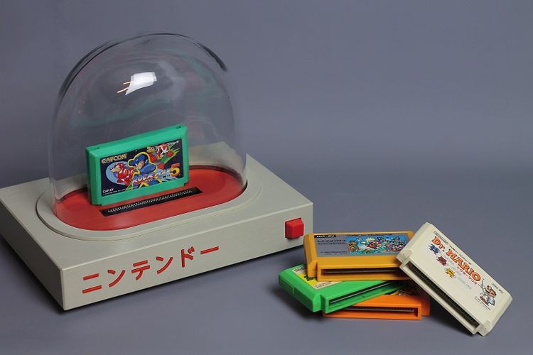 Pyua, konsol yang juga karya seni besutan desainer dan seniman Swedia, Love Hulten, yang dapat digunakan untuk memainkan game NES dan Famicom.
   