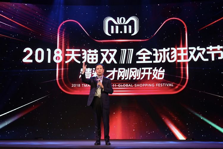 CEO Alibaba Group, Daniel Zhang saat berbicara dalam pembukaan festival belanja 11.11