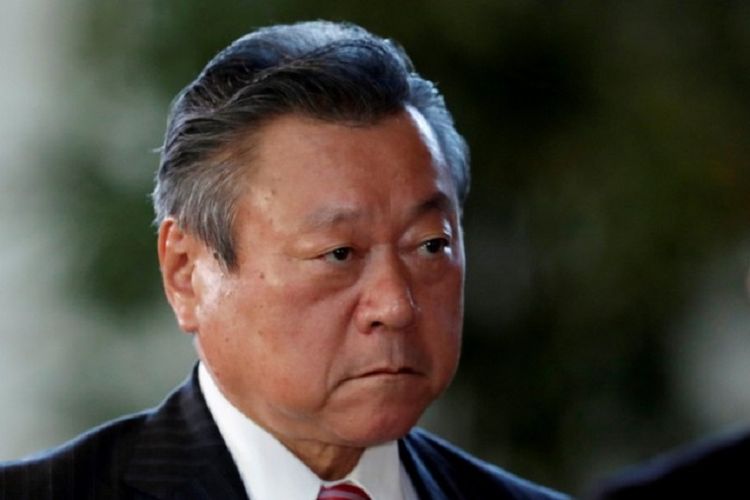 Yoshitaka Sakurada. Menteri Urusan Olimpiade dan Wakil Kepala Kantor Strategi Keamanan Siber Jepang.