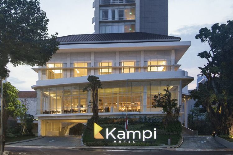 Kampi Hotel di Surabaya. 