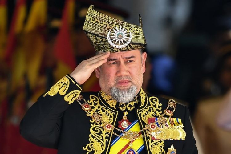 Sultan Muhammad V mengundurkan diri dari sebagai Raja Malaysia usai kabar pernikahannya dengan putri kecantikan Rusia tersebar.