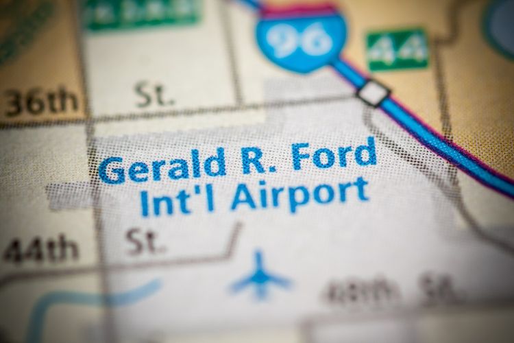 Peta bandara internasional Gerald R Ford, Michigan, AS.