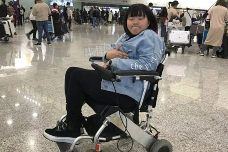 Shen Chengqing (22)  ditolak staf Hong Kong Airlines ketika hendak bepergian ke China tanpa ada yang mendampingi. (SCMP via Asia One)