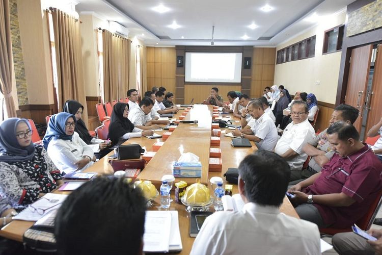 Diskusi panel terarah penyusunan naskah akademik di Ruang Rapat Bupati Luwu Utara, Rabu (13/2/2019).