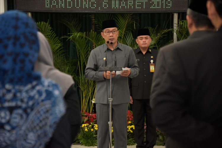 Gubernur Jawa Barat Ridwan Kamil saat berpidato dalam pelantikan 14 pejabat tinggi pratama di Gedung Sate, Jalan Diponegoro, Rabu (6/3/2019).