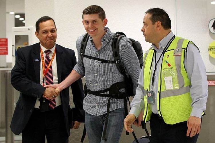 Jurnalis AS Cody Webble sampai di Bandara Miami Kamis (7/3/2019) setelah sebelumnya disekap selama 12 jam oleh otoritas Venezuela.