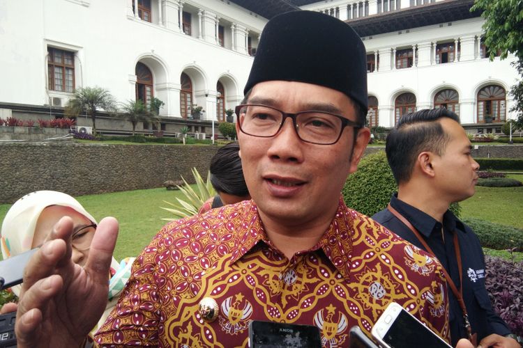Gubernur Jawa Barat Ridwan Kamil saat ditemui wartawan di Gedung Sate, Jalan Diponegoro, Selasa (19/3/2019).