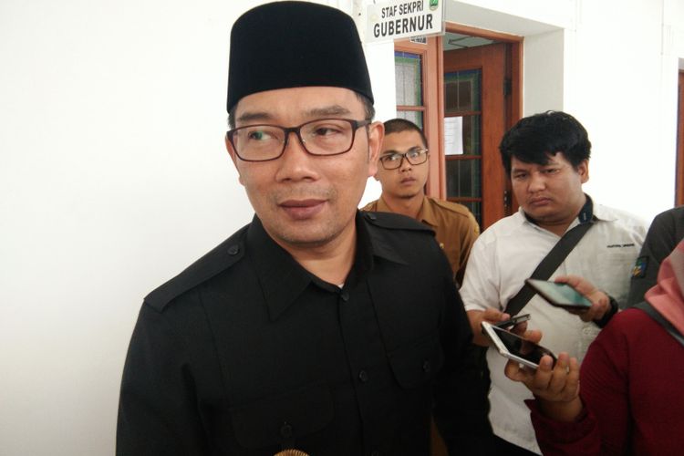 Gubernur Jawa Barat Ridwan Kamil saat ditemui di Gedung Sate, Jalan Diponegoro, Senin (8/4/2019).