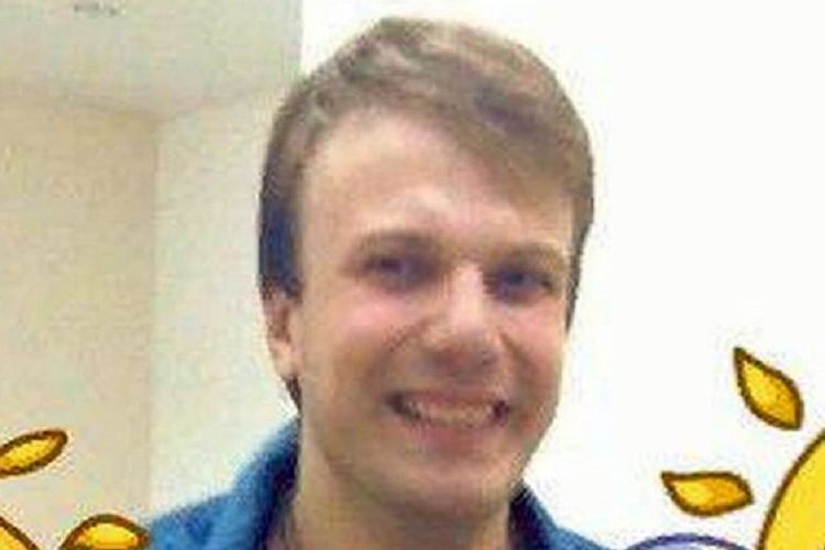 Mikhail Tikhonov. Dokter di Rusia yang ditangkap setelah membunuh dan memutilasi pacarnya. Dia melakukannya setelah tahu si pacar telah menjalani operasi ganti kelamin.