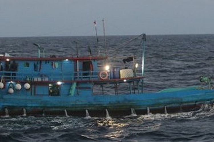 Kapal nelayan asal Indonesia ditangkap di perairan Australia pada 24 April 2019. (ABF)