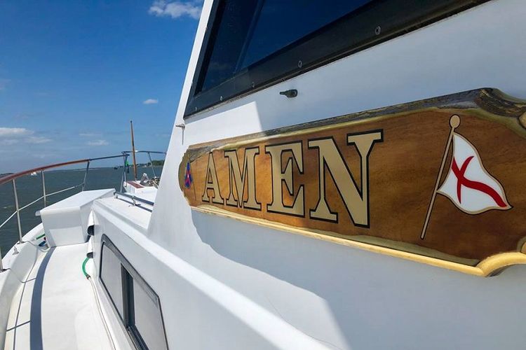 Kapal Amen milik Eric Wagner yang menyelamatkan dua remaja putri di Florida, AS, pada April 2019. (Facebook/Eric Wagner)