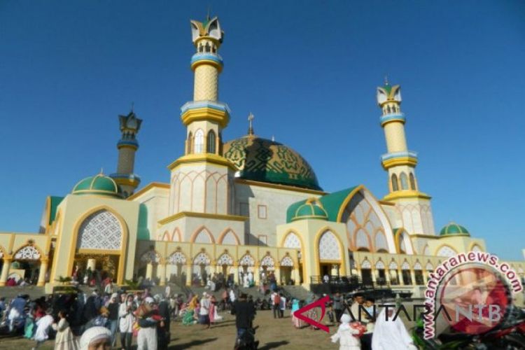 Masjid Hubbul Wathan Islamic Center.