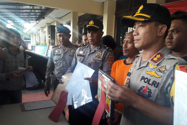 Kapolres Garut AKBP Budi Satria Wiguna saat ekspose kasua penistaan agama pengikut Sensen Komara, Selasa (18/06/2019).