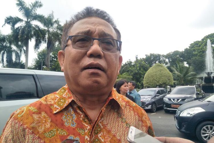 Ketua PGI Gomar Gultom Usai Bertemu Menko Polhukam, Mahfud MD di Kantor Kemenko Polhukam, Jakarta, Kamis (13/2/2020)