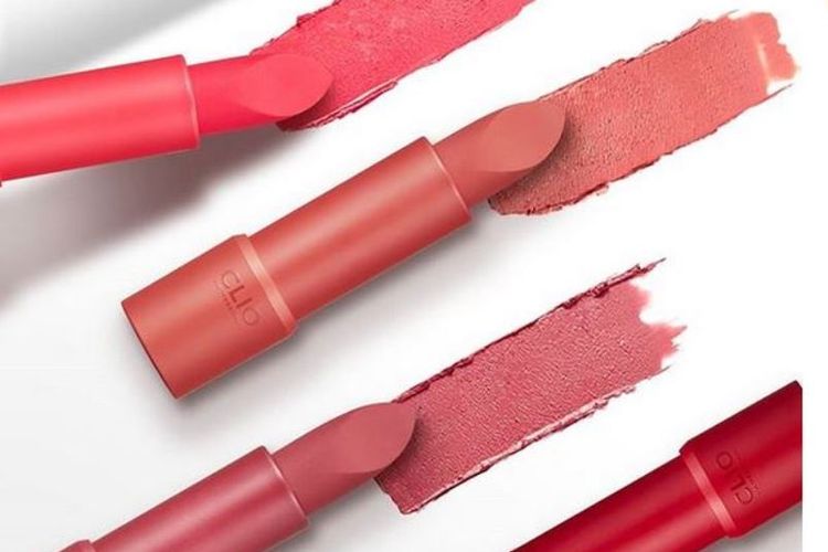Koleksi lipstik Clio dalam seri warna Rouge Heel Velvet.